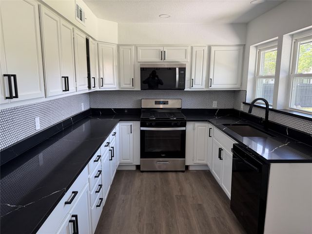 2213 Mockingbird Lane, Garland, TX 75042