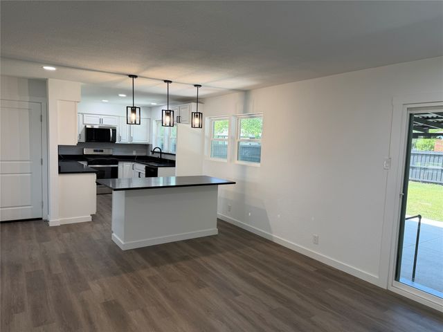 2213 Mockingbird Lane, Garland, TX 75042