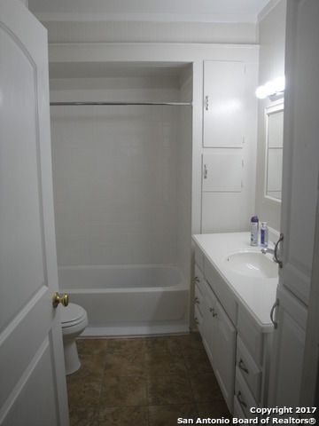 615 ELM ST, Seguin, TX 78155