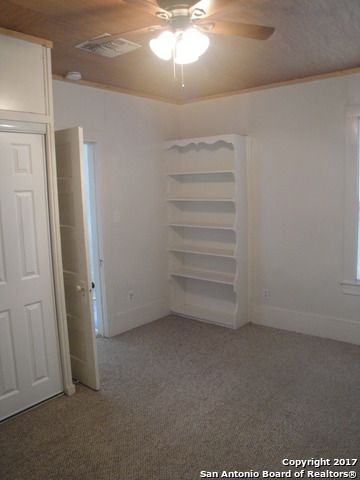 615 ELM ST, Seguin, TX 78155
