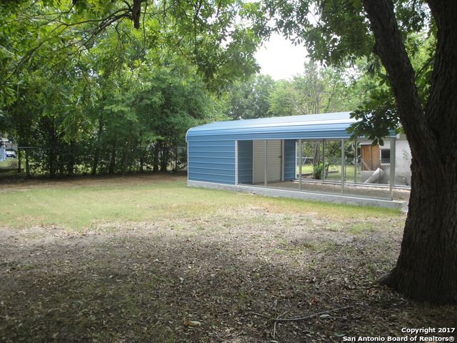 615 ELM ST, Seguin, TX 78155