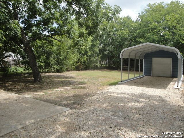 615 ELM ST, Seguin, TX 78155