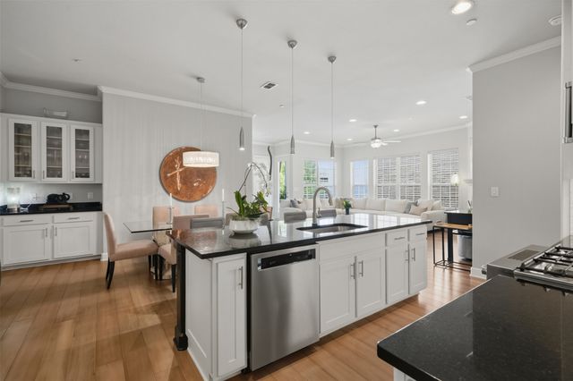 5005 Meridian Lane 2103, Addison, TX 75001