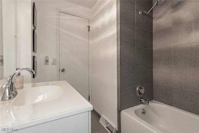 1589 Lee Terrace F7, Wickliffe, OH 44092