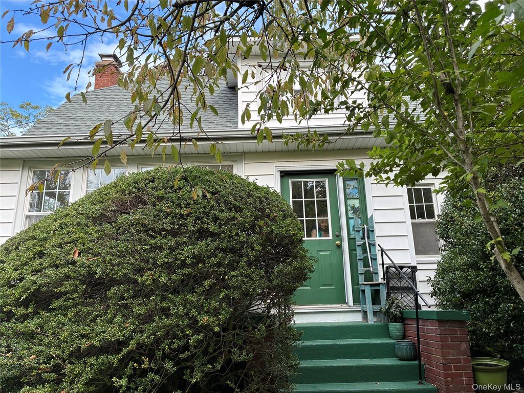 201 Maiden Lane, Port Jefferson, NY 11777 — exterior