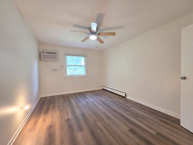 889 TRACE Drive 107, Buffalo Grove, IL 60089