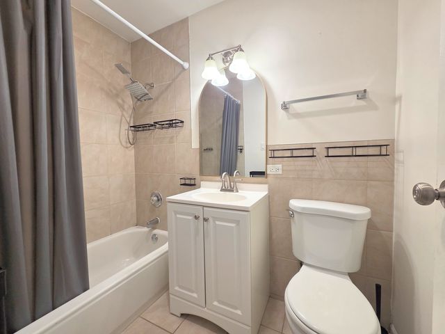 889 TRACE Drive 107, Buffalo Grove, IL 60089
