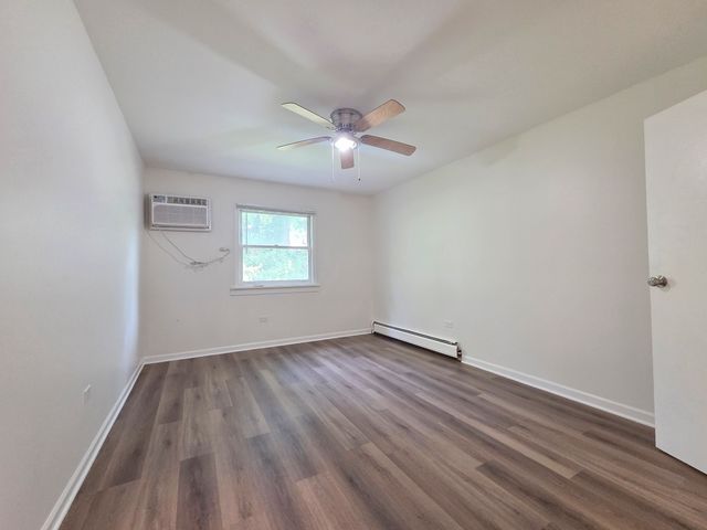 889 TRACE Drive 107, Buffalo Grove, IL 60089