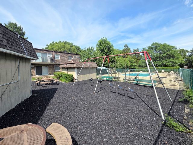 889 TRACE Drive 107, Buffalo Grove, IL 60089
