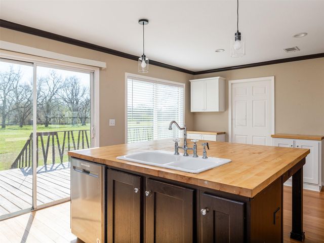 400 Private Road 4295, Rockdale, TX 76567