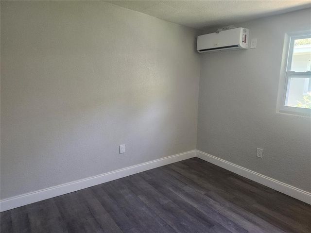 825 LINCOLN AVENUE, Tarpon Springs, FL 34689