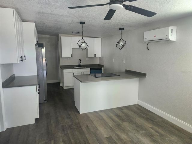 825 LINCOLN AVENUE, Tarpon Springs, FL 34689