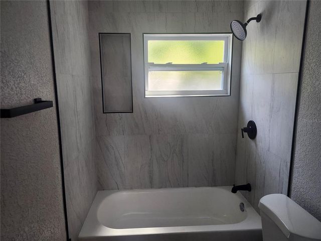 825 LINCOLN AVENUE, Tarpon Springs, FL 34689