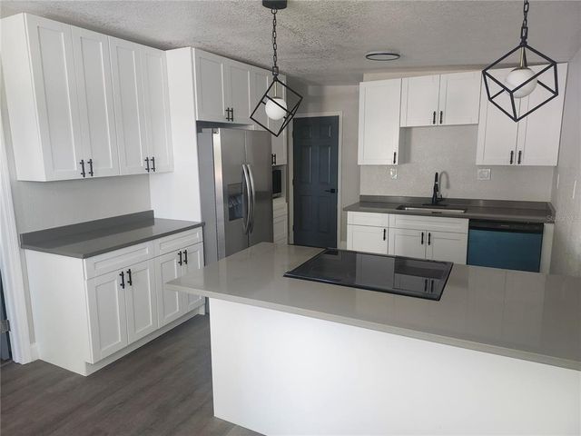 825 LINCOLN AVENUE, Tarpon Springs, FL 34689