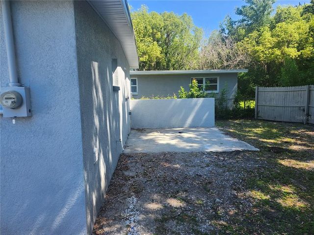 825 LINCOLN AVENUE, Tarpon Springs, FL 34689