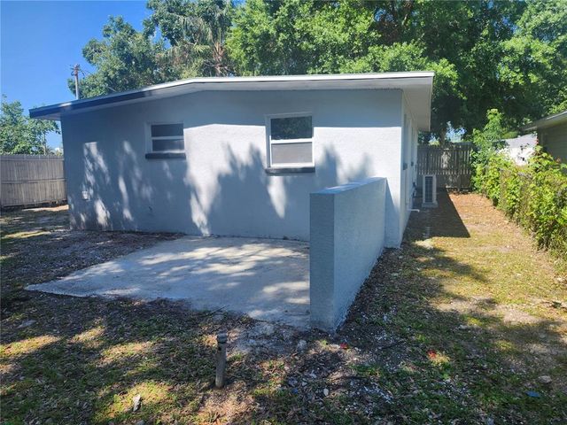 825 LINCOLN AVENUE, Tarpon Springs, FL 34689