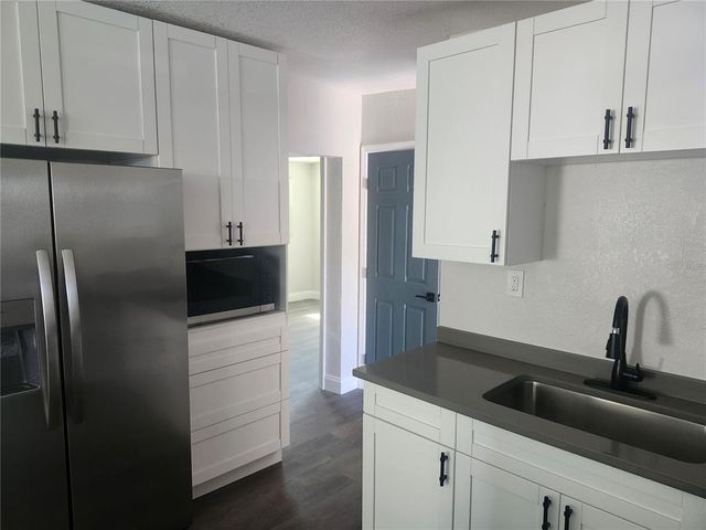 825 LINCOLN AVENUE, Tarpon Springs, FL 34689