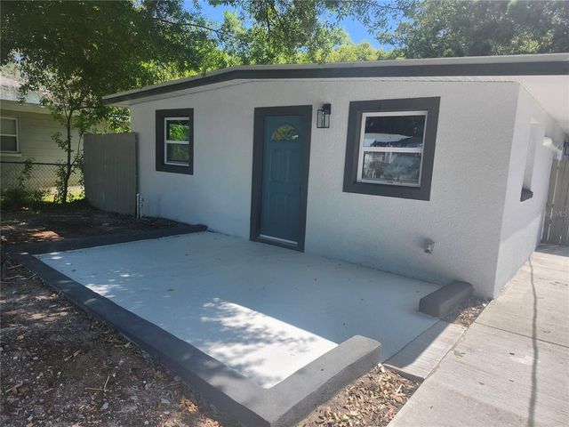 825 LINCOLN AVENUE, Tarpon Springs, FL 34689