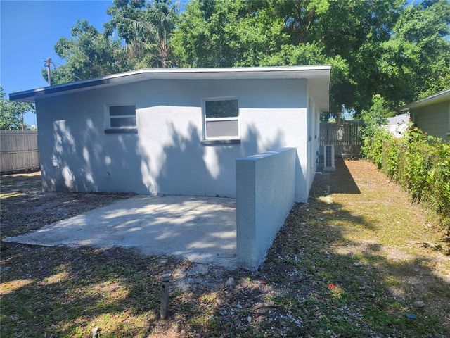 825 LINCOLN AVENUE, Tarpon Springs, FL 34689