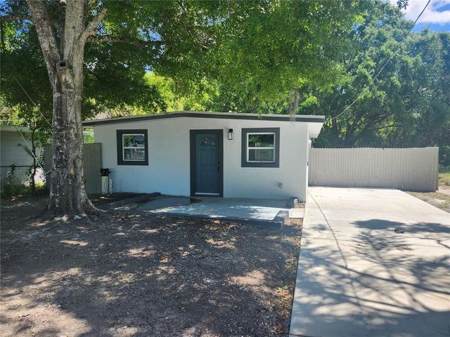 825 LINCOLN AVENUE, Tarpon Springs, FL 34689
