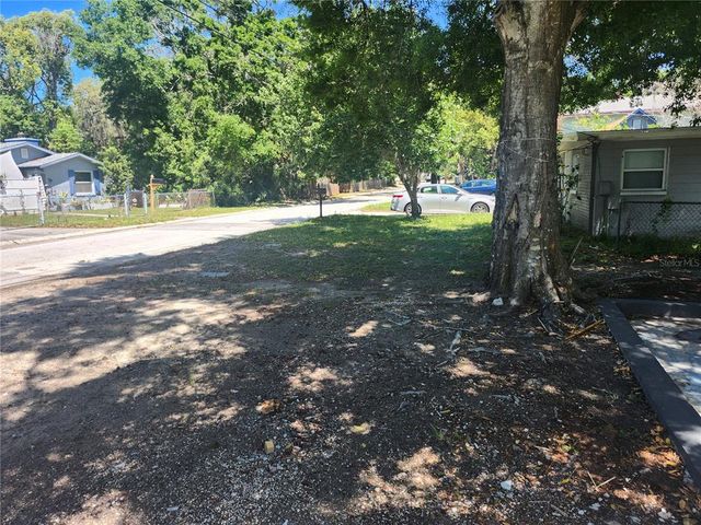825 LINCOLN AVENUE, Tarpon Springs, FL 34689