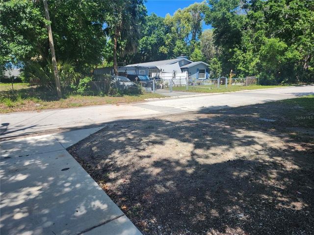 825 LINCOLN AVENUE, Tarpon Springs, FL 34689