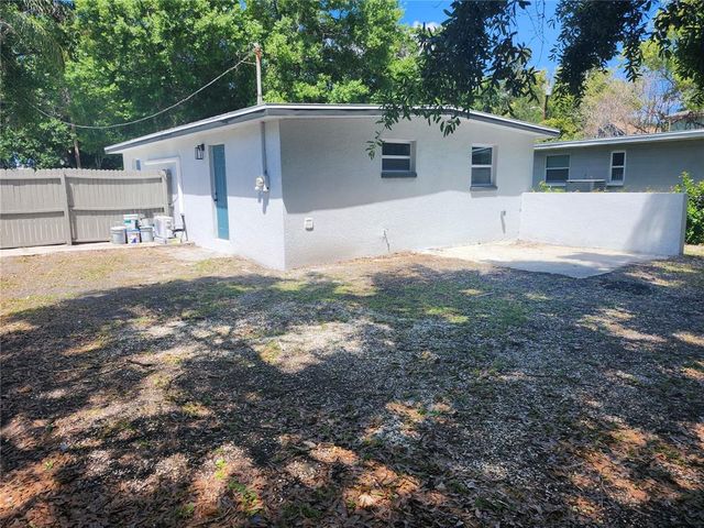 825 LINCOLN AVENUE, Tarpon Springs, FL 34689