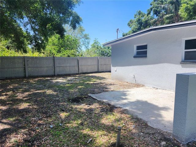 825 LINCOLN AVENUE, Tarpon Springs, FL 34689