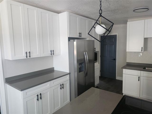 825 LINCOLN AVENUE, Tarpon Springs, FL 34689