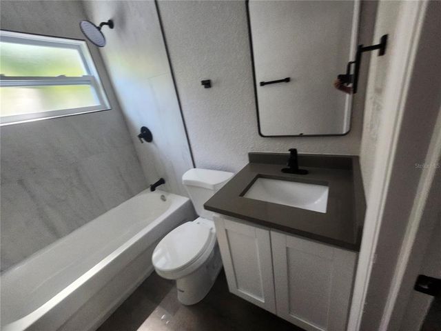 825 LINCOLN AVENUE, Tarpon Springs, FL 34689