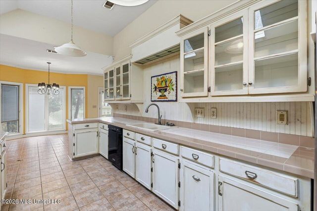 22 Autumn Hill Court, Jackson, MS 39211