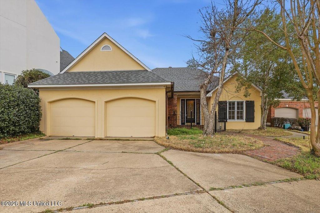 22 Autumn Hill Court, Jackson, MS 39211