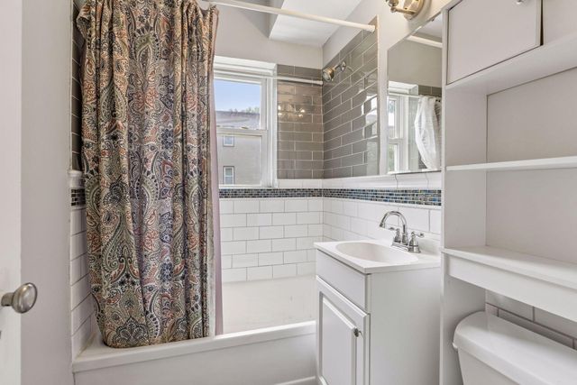 3128 W Bde Maka Ska Blvd 415, Minneapolis, MN 55416