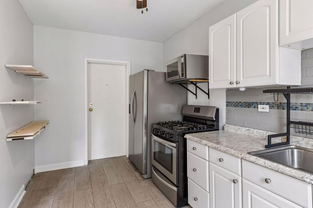 3128 W Bde Maka Ska Blvd 415, Minneapolis, MN 55416