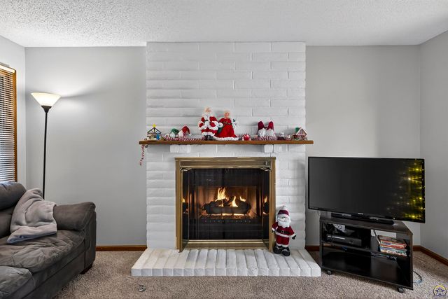 741 SW Mifflin RD, Topeka, KS 66606