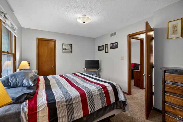 741 SW Mifflin RD, Topeka, KS 66606