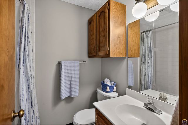 741 SW Mifflin RD, Topeka, KS 66606