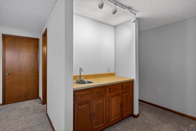 741 SW Mifflin RD, Topeka, KS 66606