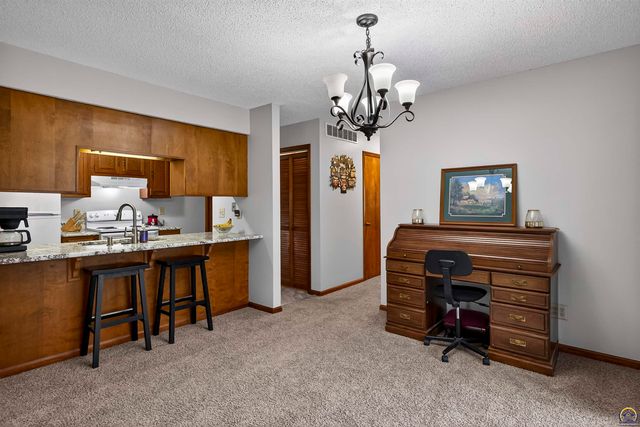 741 SW Mifflin RD, Topeka, KS 66606