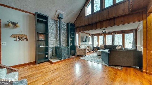 555 Laurel Ridge Drive, Ellijay, GA 30536