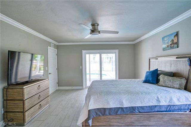 911 SW 3rd AVE, Cape Coral, FL 33991