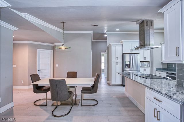 911 SW 3rd AVE, Cape Coral, FL 33991