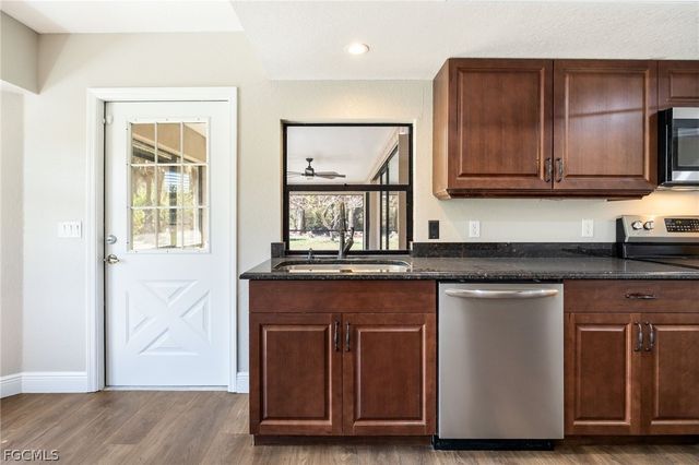 18890 Fox Run RD, Alva, FL 33920