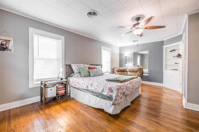 102 Shepherd Ave, Camden, AR 71701