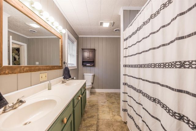 102 Shepherd Ave, Camden, AR 71701