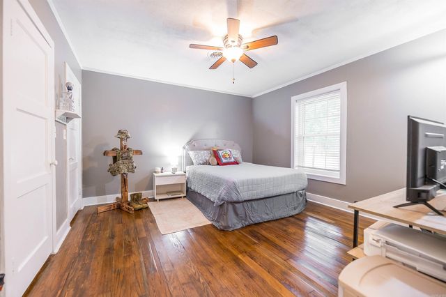 102 Shepherd Ave, Camden, AR 71701