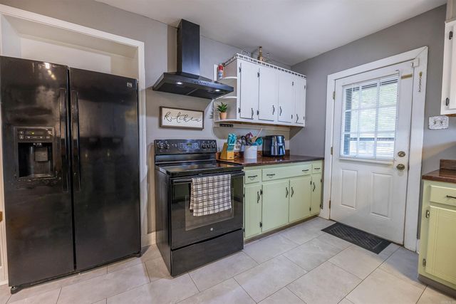 102 Shepherd Ave, Camden, AR 71701