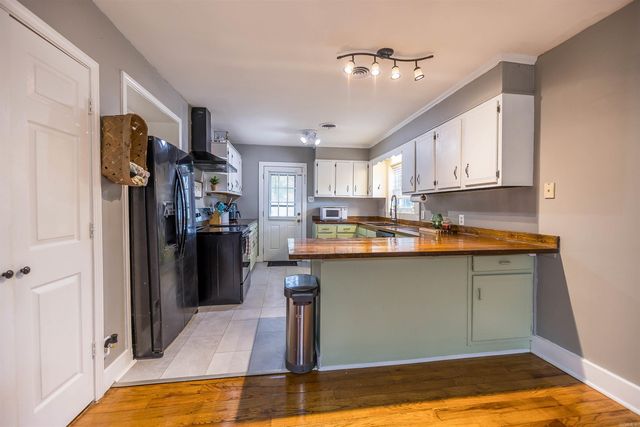 102 Shepherd Ave, Camden, AR 71701