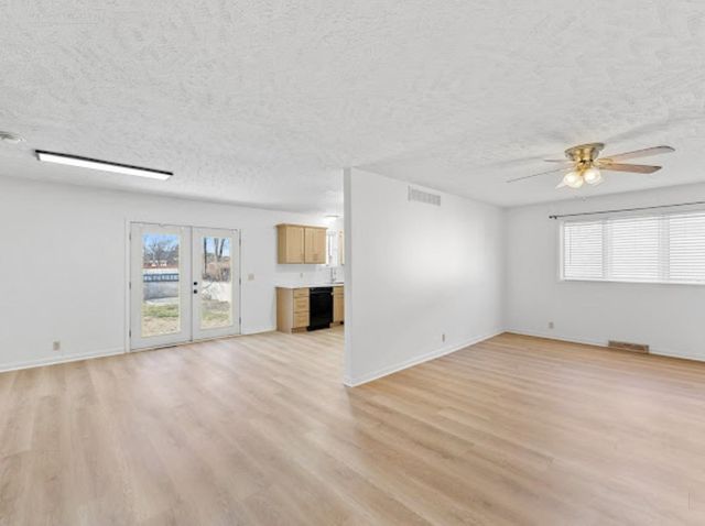 730 Moundview Ave., Salina, KS 67401