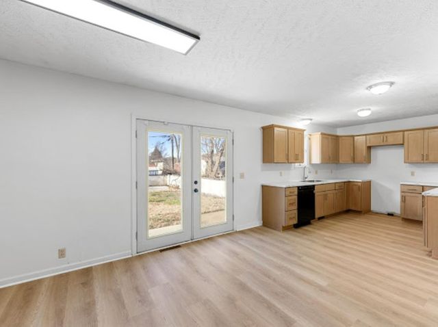 730 Moundview Ave., Salina, KS 67401